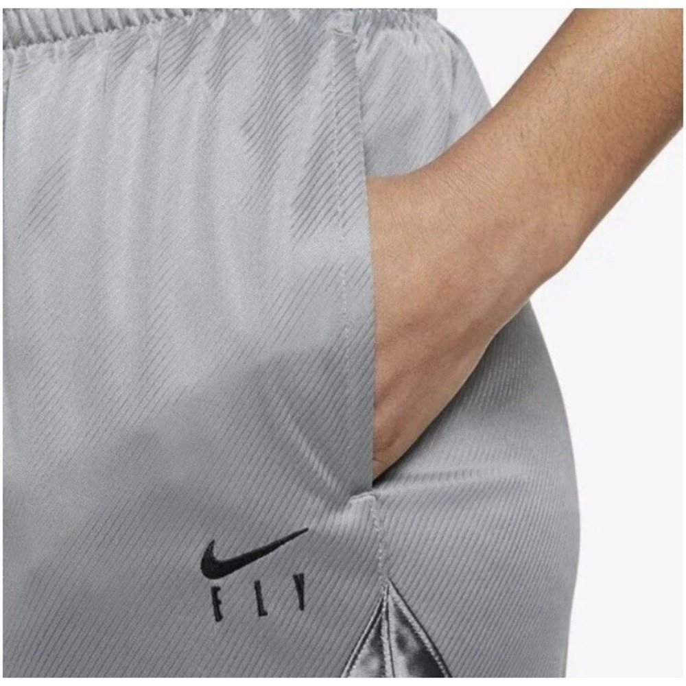 Nike® (WOMEN'S MEDIUM) Dri-FIT™ ISoFly Basketball Shorts in Particle Grey - Picture 5 of 6